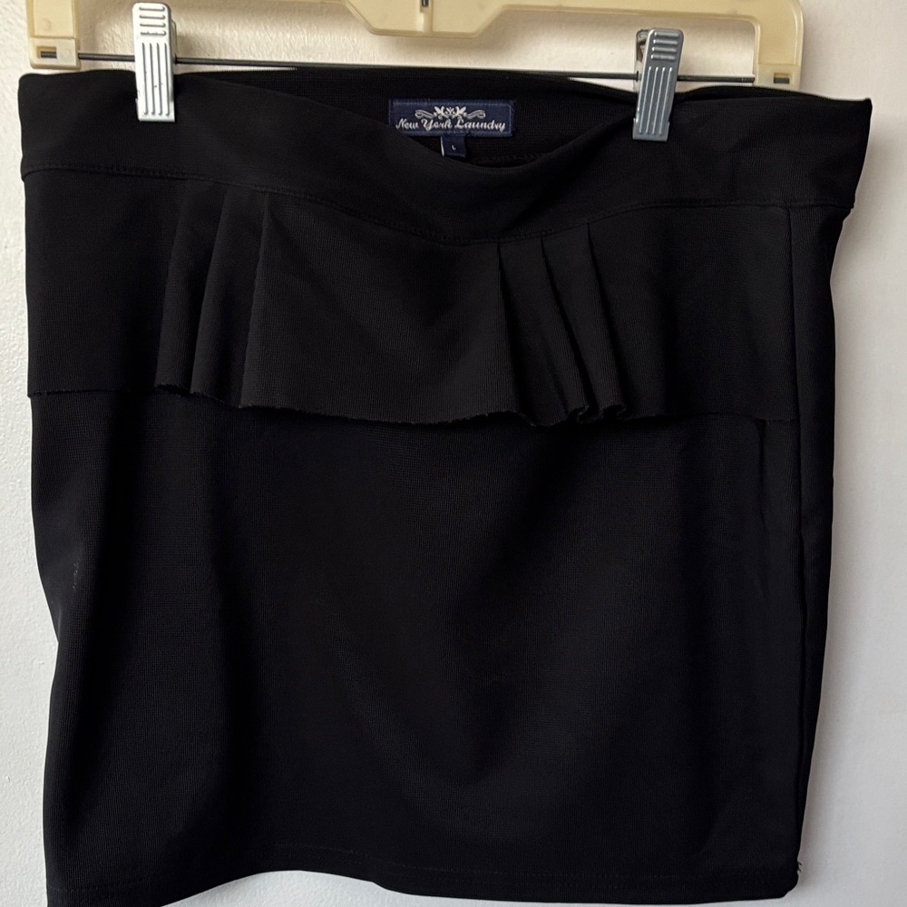New York Laundry Black Mini Skirt with Front Ruffle